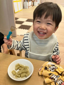 給食の様子。東近江市の能登川にある木育保育園。近江八幡市の安土・彦根市の稲枝からも便利。他に長浜市や栗東市にもあり。